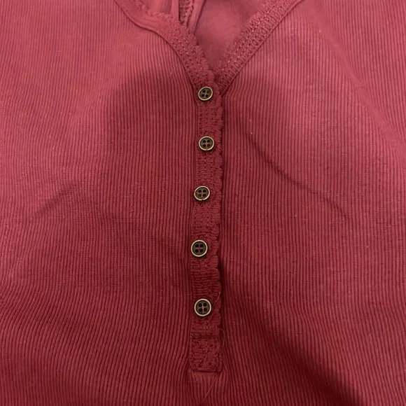 Cropped Baby Tee Never Worn Maroon Common Stitch Tee - Picture 3 of 4